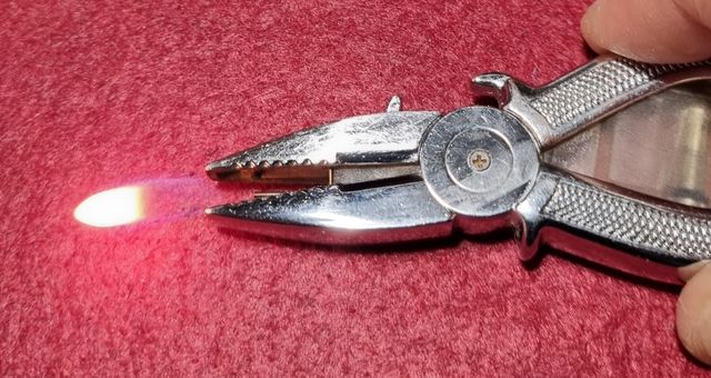 Mecheros,varios el precio es por los tres.