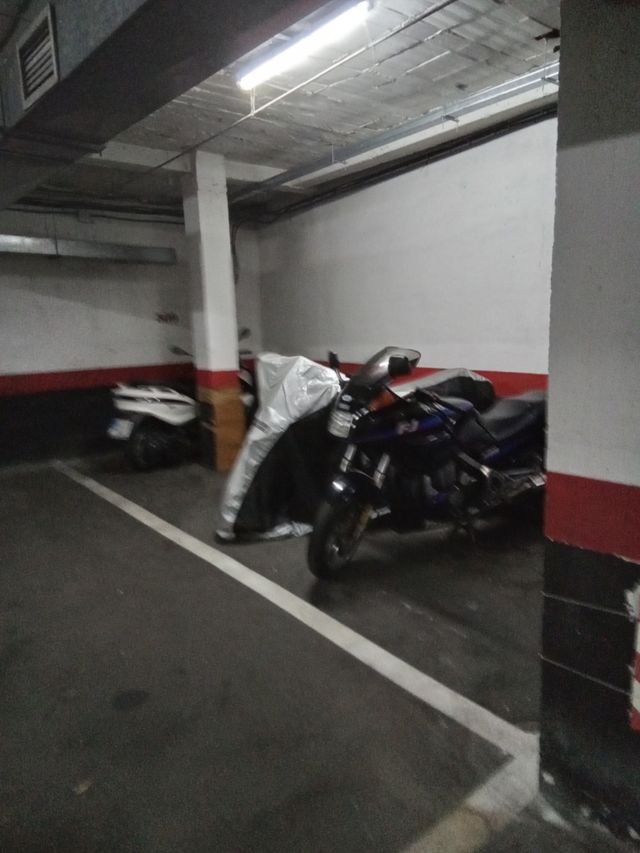 Garaje en venta . Último  precio 14000 e .