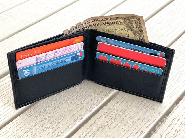 portafoglio uomo BROWN elegante, leggero, compatto