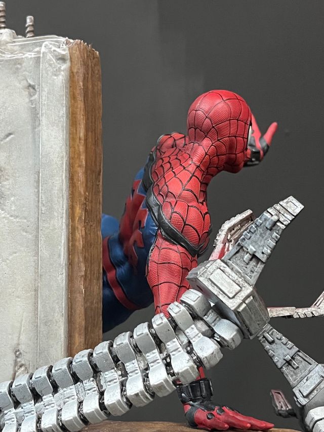 Resina Spiderman diorama 1/6 y 1/4.