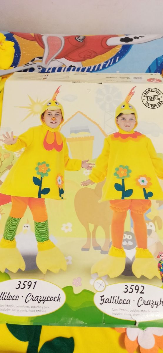 Dos disfraces de pollo (infantil y adulto)