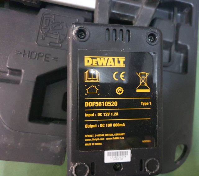 Clavadora gas Dewalt C5 Track it + 6 cajas Clavos