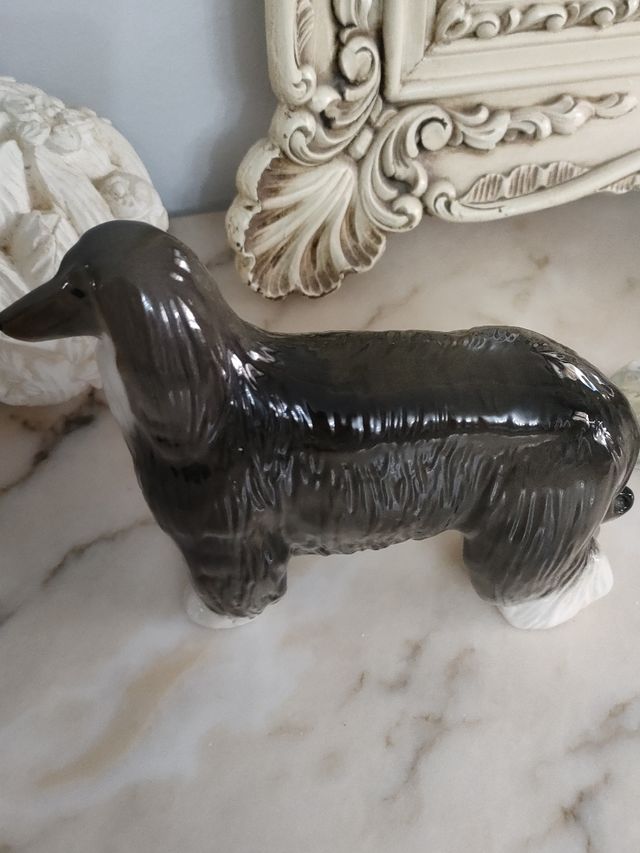 DOS PERROS DE PORCELANA DE COLECCIÓN