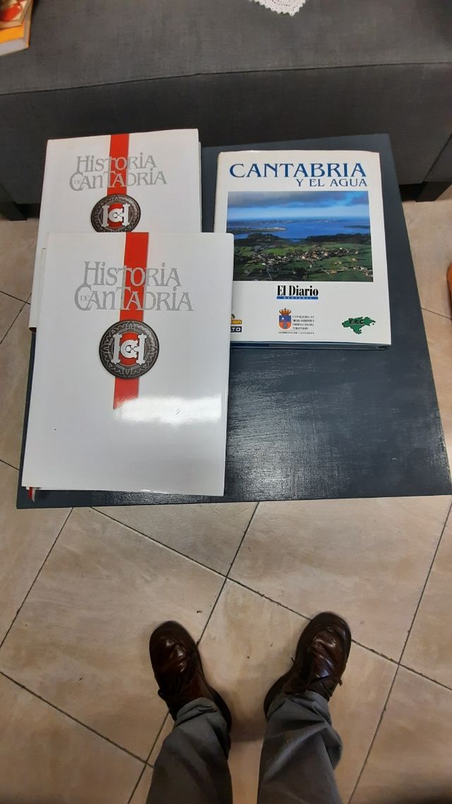 4 libros de CANTABRIA , encuadernados colección