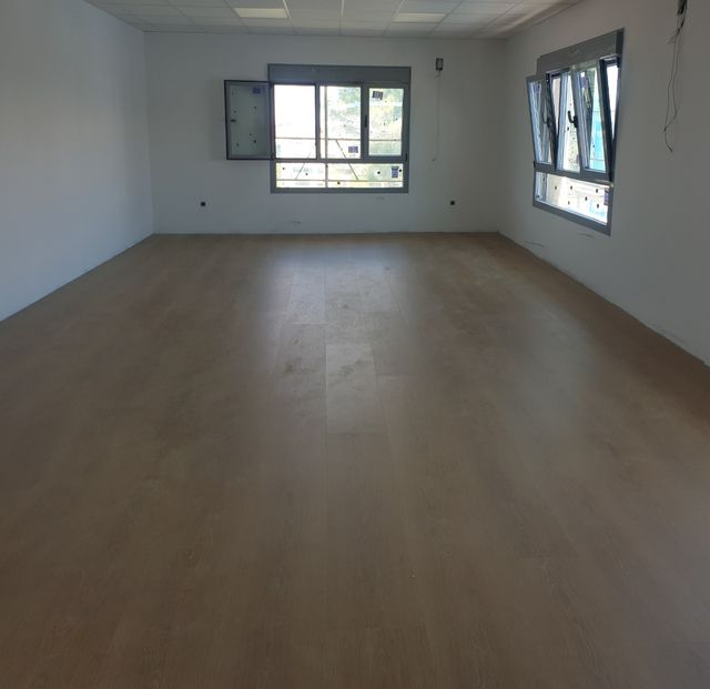 TARIMA FLOTANTE,RODAPIE Y PUERTAS