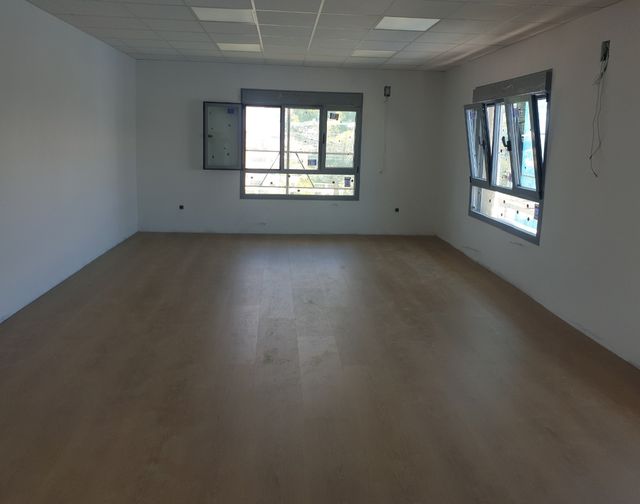 TARIMA FLOTANTE,RODAPIE Y PUERTAS