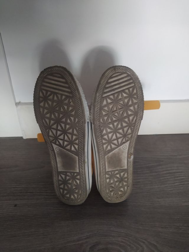 soporte zapatero. zapatos. 0.5 euro/unidad
