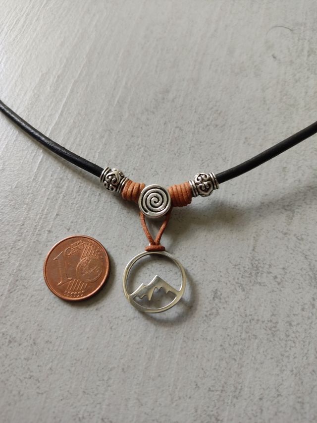 colgante de montaña con espiral