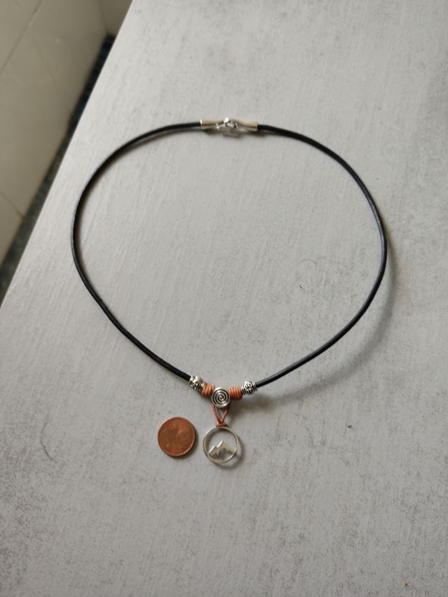colgante de montaña con espiral
