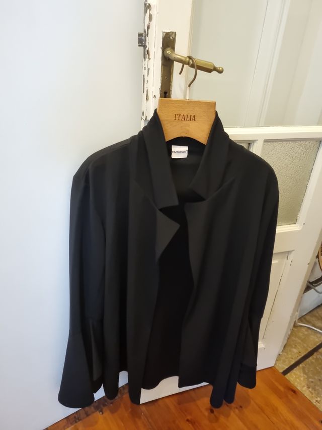 Chaqueta Vintage negra Volantes