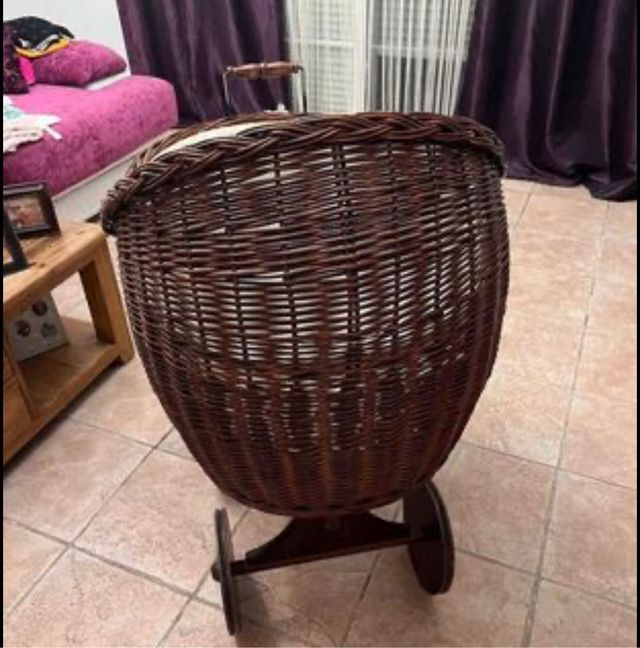 Urge venderlo..Moisés cuna de mimbre con colchon .