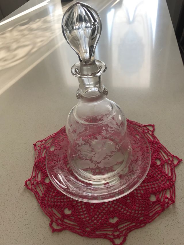 Bottiglia con sottopiatto