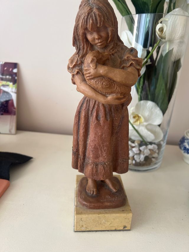 Escultura niña con perro de Josep Bofill original