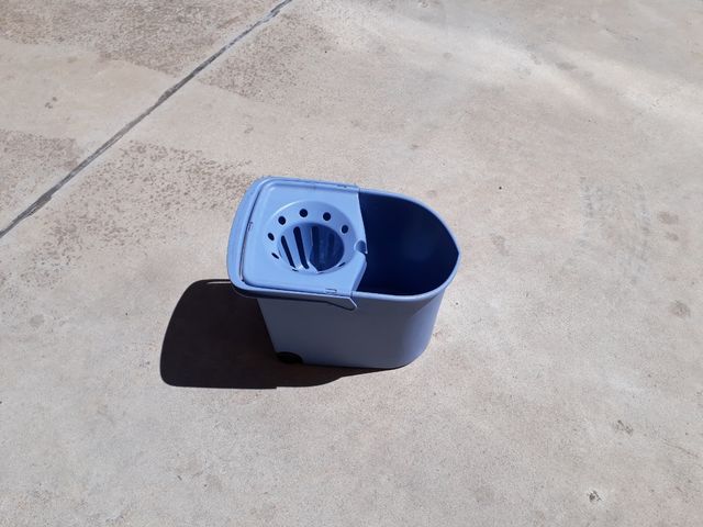 secchio con scolapiatti