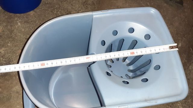 secchio con scolapiatti