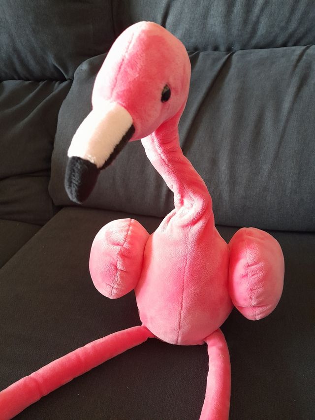 Peluche flamenco interactivo