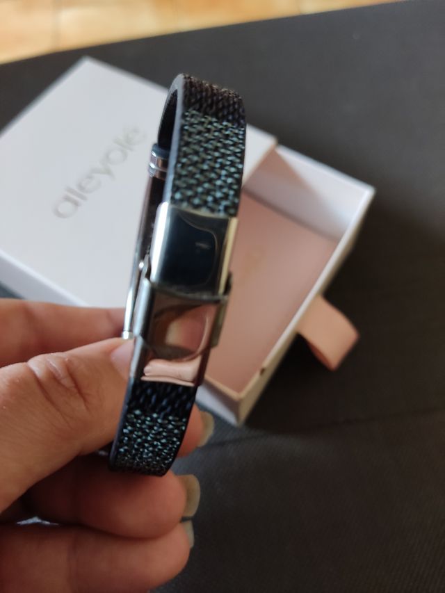 PULSERA CON CRUZ NUEVA