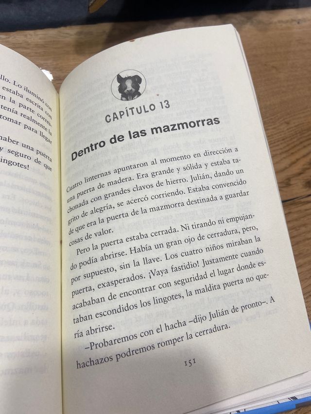 Libro "Los Cinco"ISBN 9788426142924.