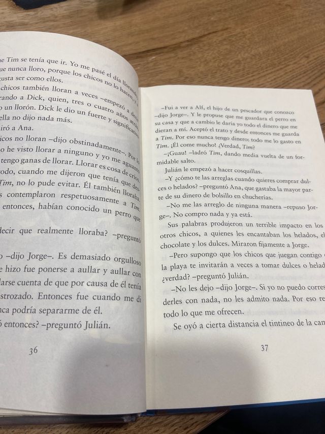 Libro "Los Cinco"ISBN 9788426142924.