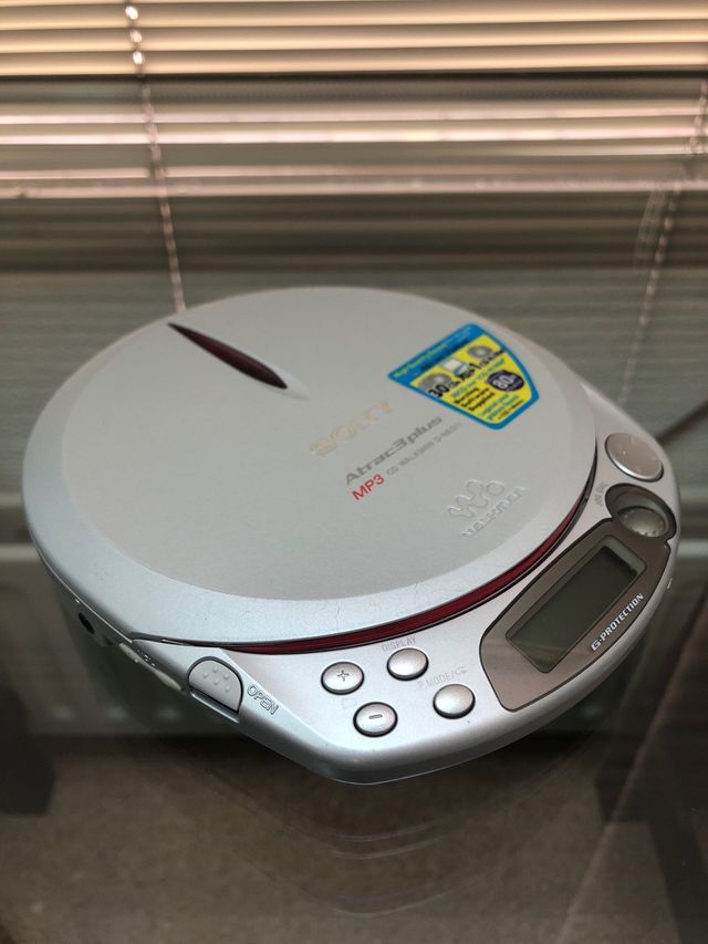 Discman Portátil Sony Atrac3plus mp3 walkman de segunda mano por 10 EUR