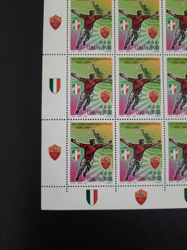 Foglio di 12 francobolli Roma campione 2001