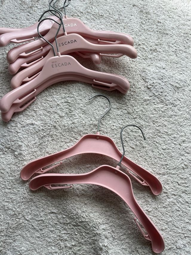 Lote perchas infantiles