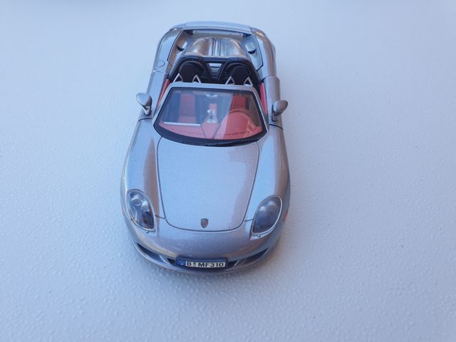 Réplica Porsche Carrera GT 1:24