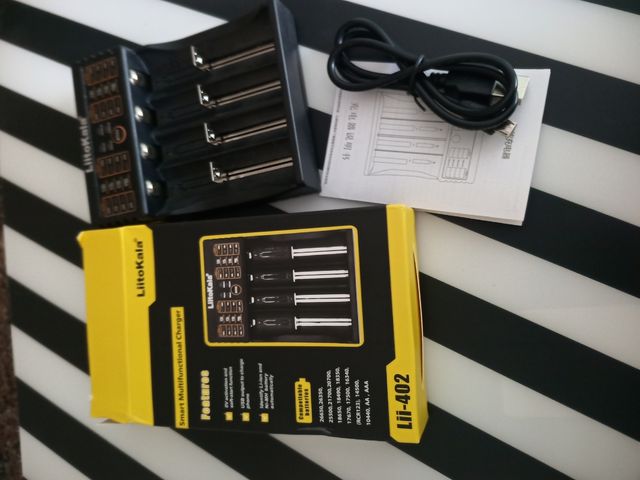 Cargador de pilas universal LiitoKala