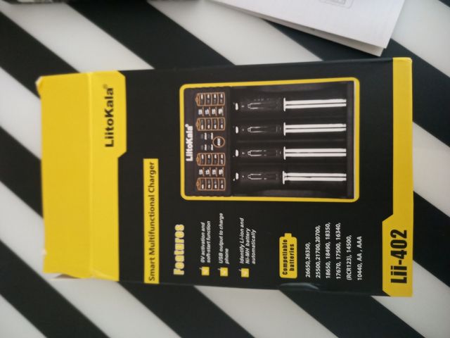 Cargador de pilas universal LiitoKala