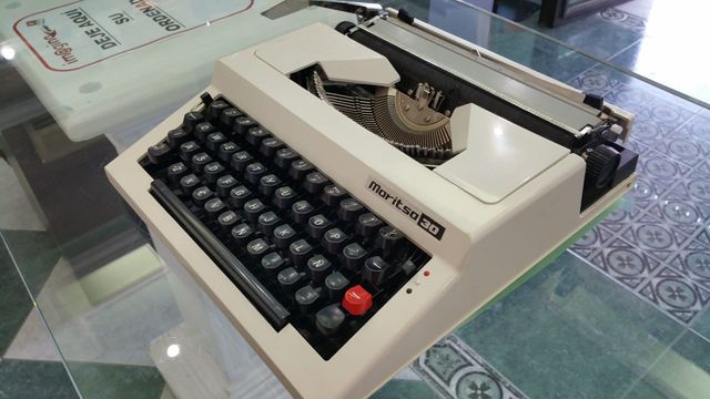 SEGUNDA MANO MAQUINA DE ESCRIBIR MARITSA 30  COD.
