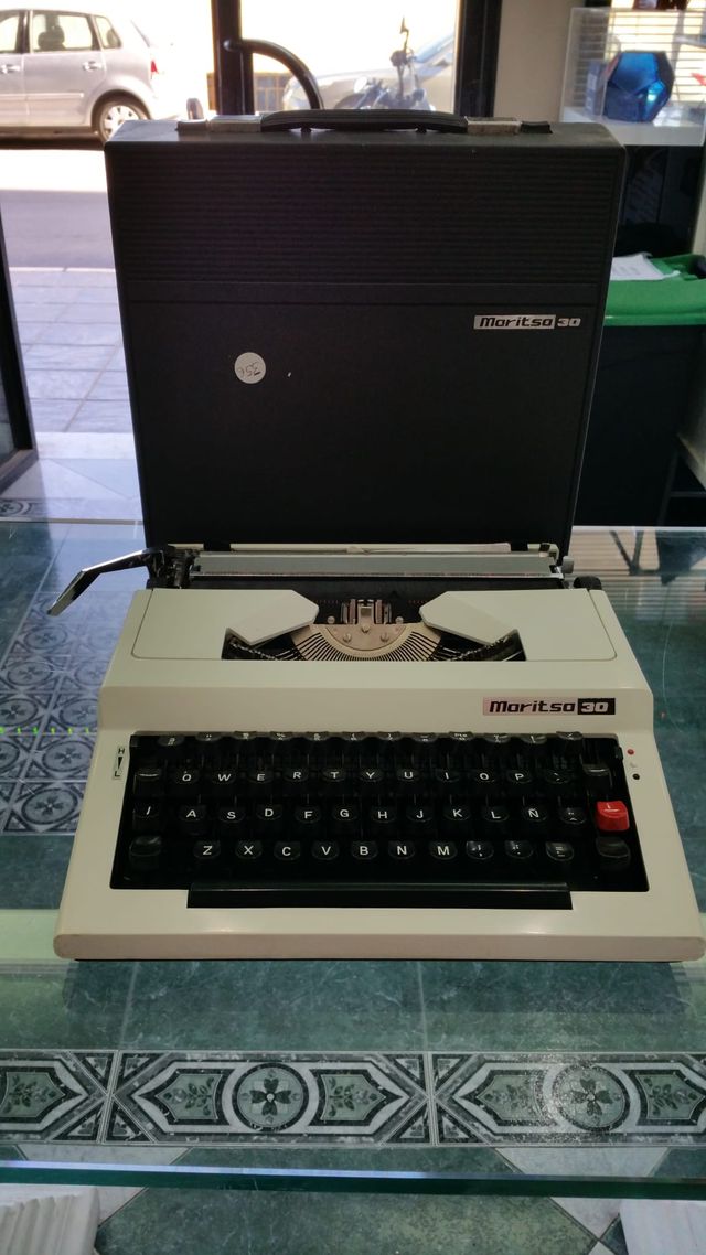 SEGUNDA MANO MAQUINA DE ESCRIBIR MARITSA 30  COD.