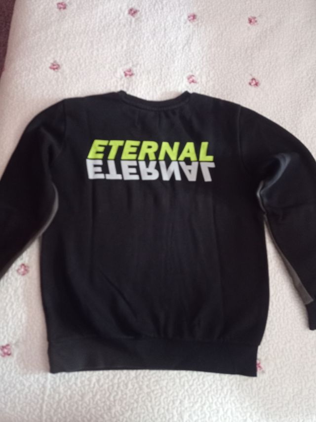 Sudadera Negra y gris Bershka. Talla XS