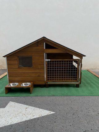 Caseta de perro AISLADA.160x90x100 cm.