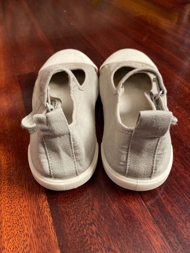 Zapatillas niñas n*29 de ZARA