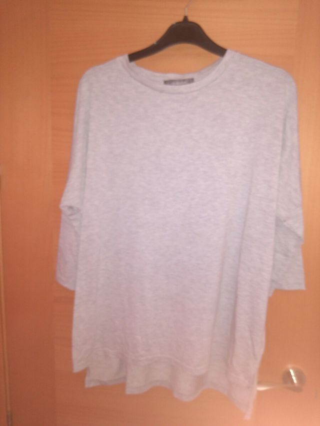 Camiseta básica gris