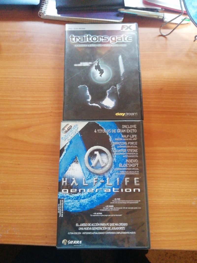 Imagen de dos juegazos para pc traitors gate y half-life 