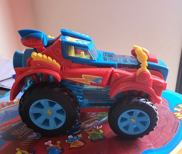 Superzings Camión Villano