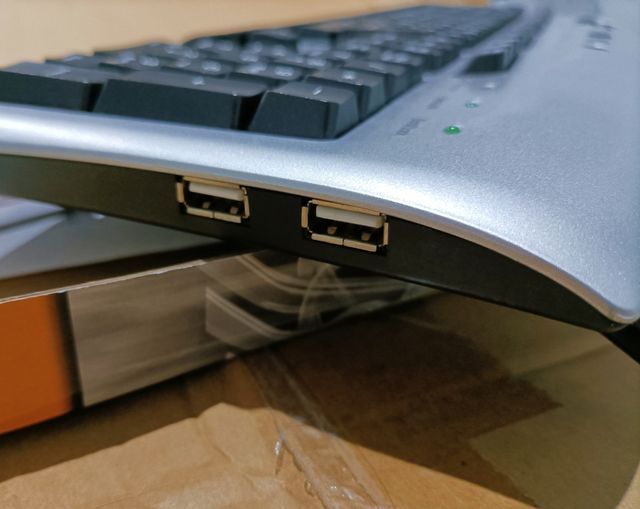 Teclado USB + hub USB a estrenar