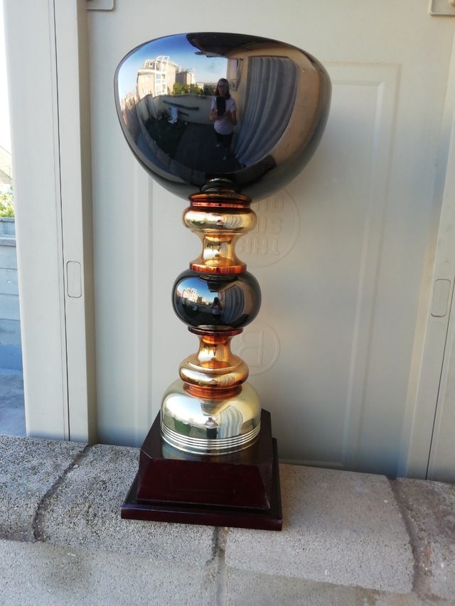 copa de 48 centímetros de altura