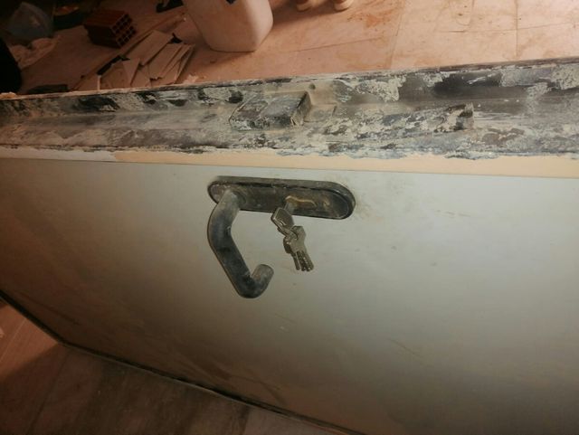 se vende puerta metalica