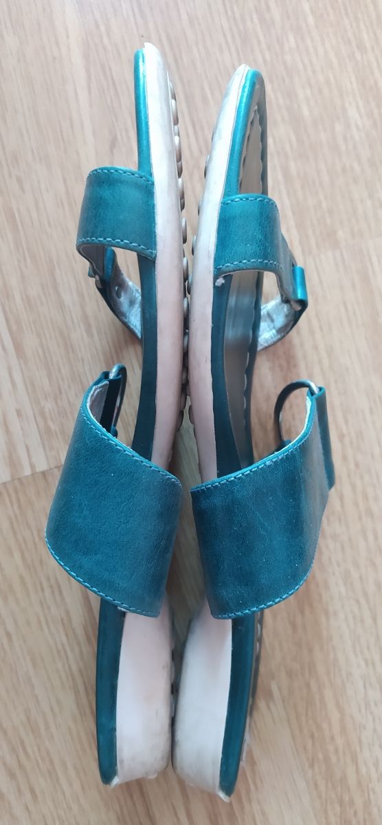 Sandalias piel azul doble tira