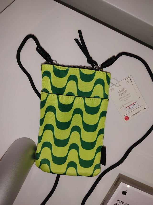 Bolsito funda para transportar móvil