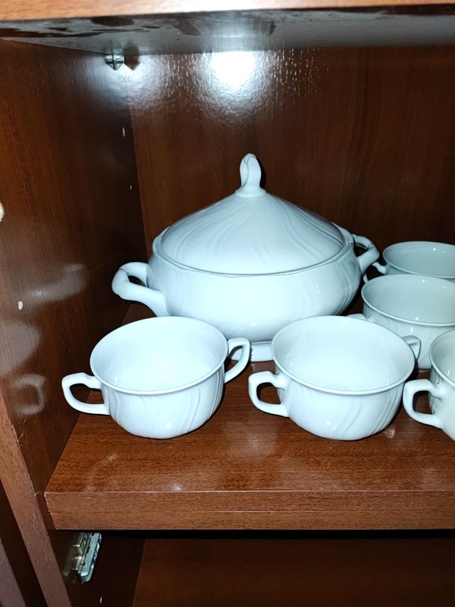 Juego de consomé y sopera de segunda mano por 30 EUR en Bilbao en WALLAPOP