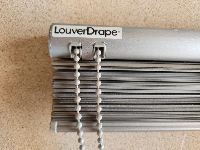 Cortinas color gris Veneciana de lamas