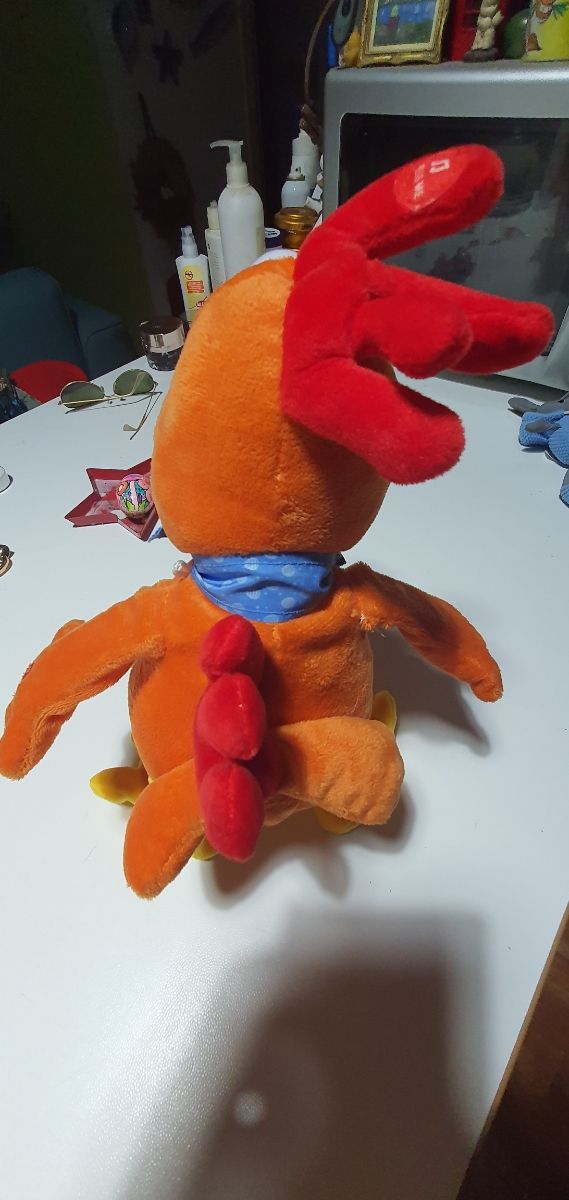 galletto che balla e  suona una simpatica musica