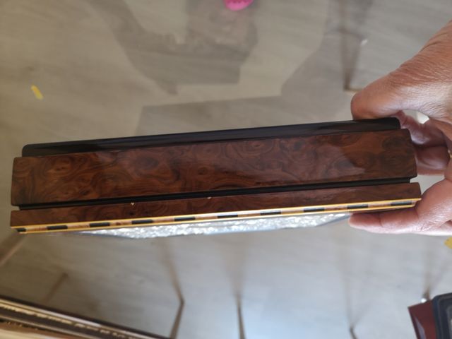 caja de plata y marquetería 