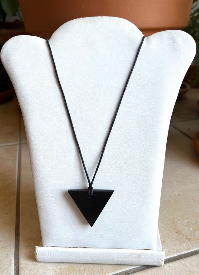 Collana con pendente in shungite