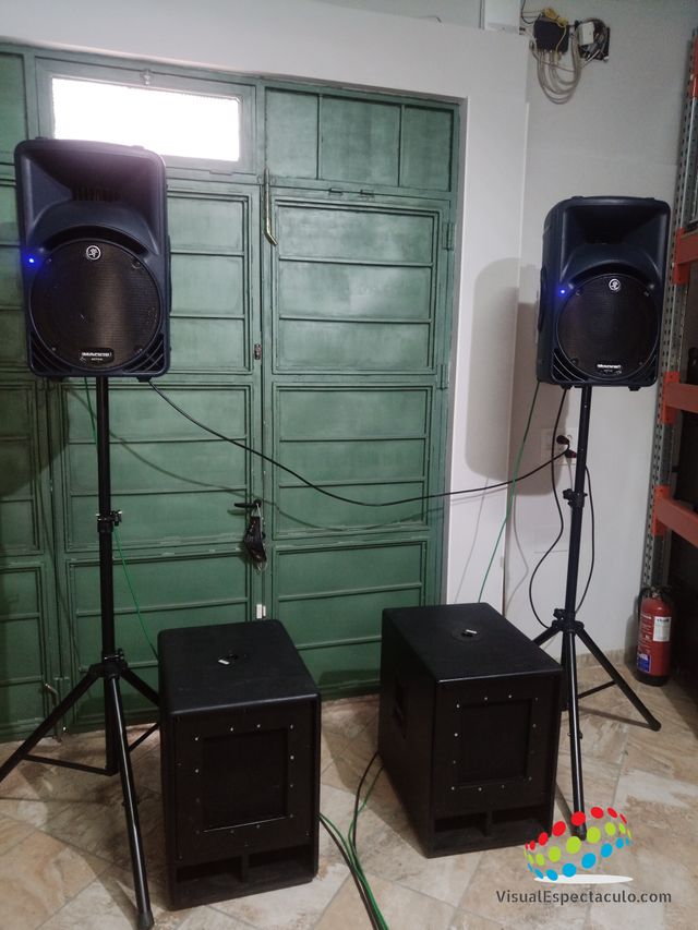 Alquiler de sonido, altavoces, iluminacion etc