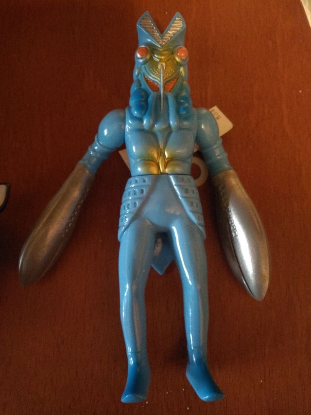 dos muñecos de bandai