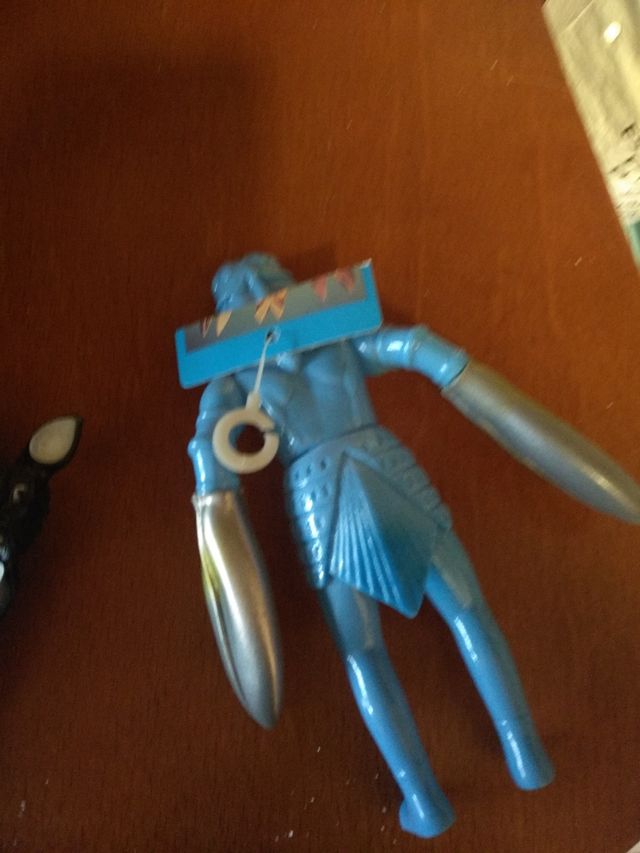 dos muñecos de bandai